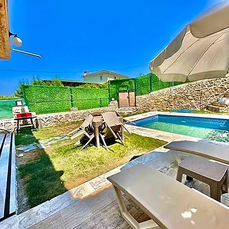 Vista Vills 3*