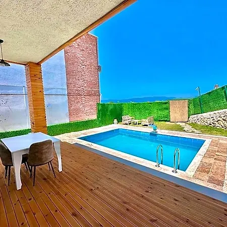 Vista Vills 3*